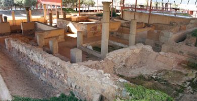 Casa del Mitreo y área funeraria de Los Columbarios